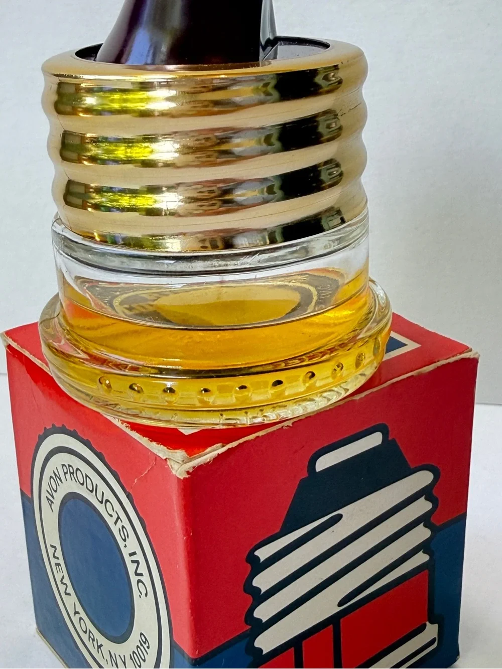 VTG Avon Lot Of 2 - Right Connection 1970s and Coleman Camping Lantern, NOS